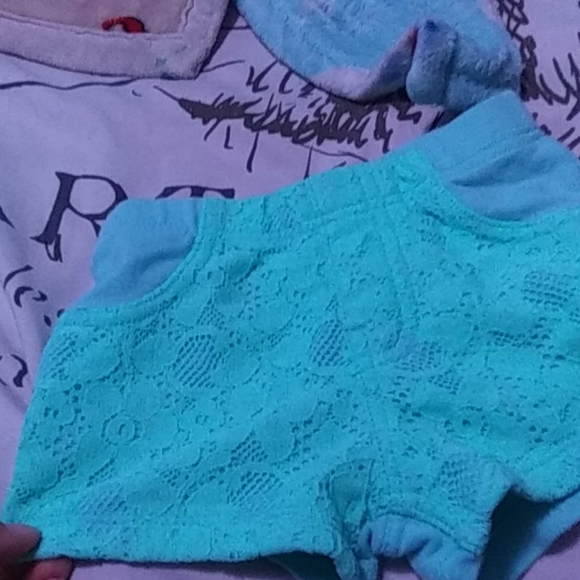 Shorts - Picture 1 of 2